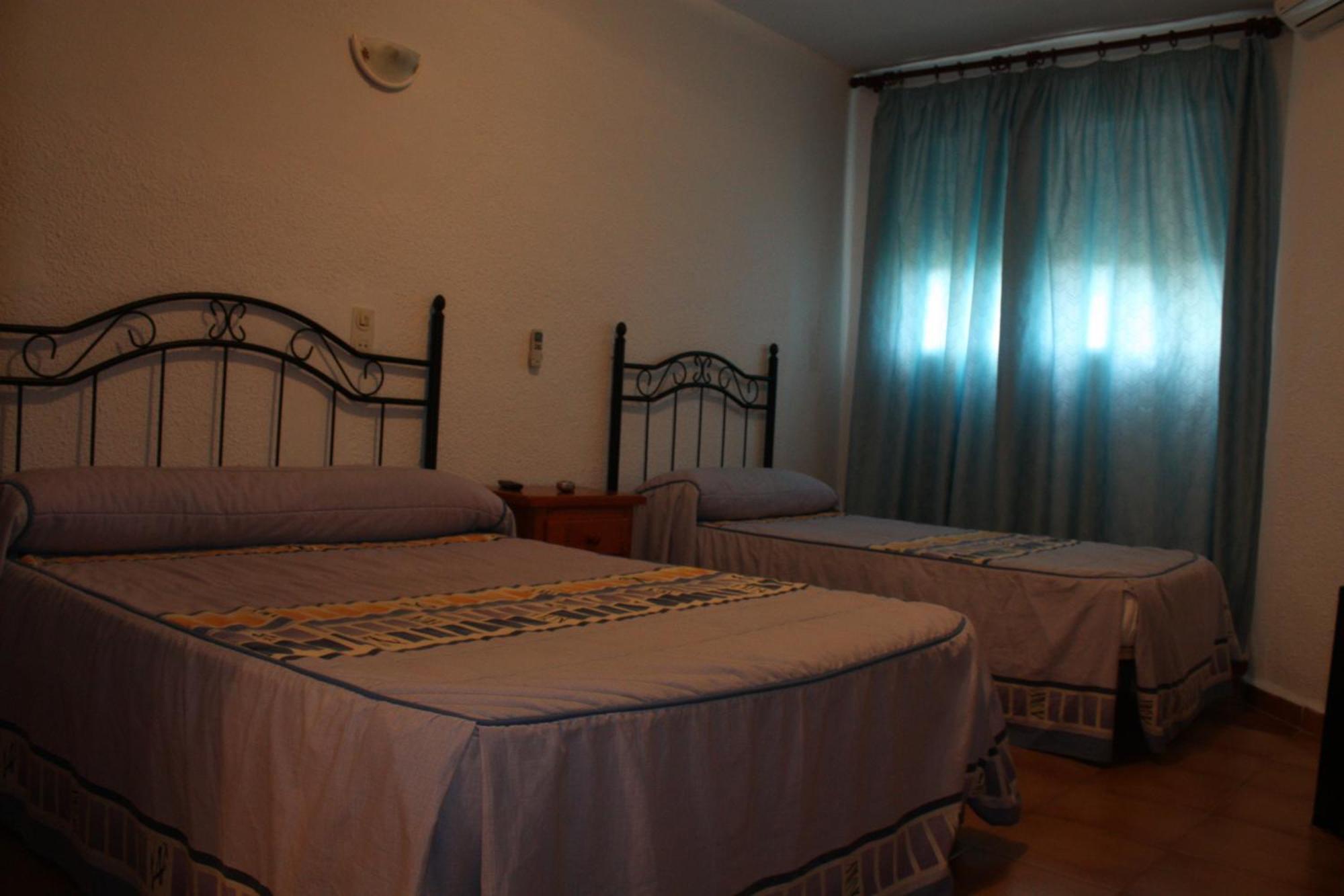 Hostal Tamarindos Маталасканьас Экстерьер фото
